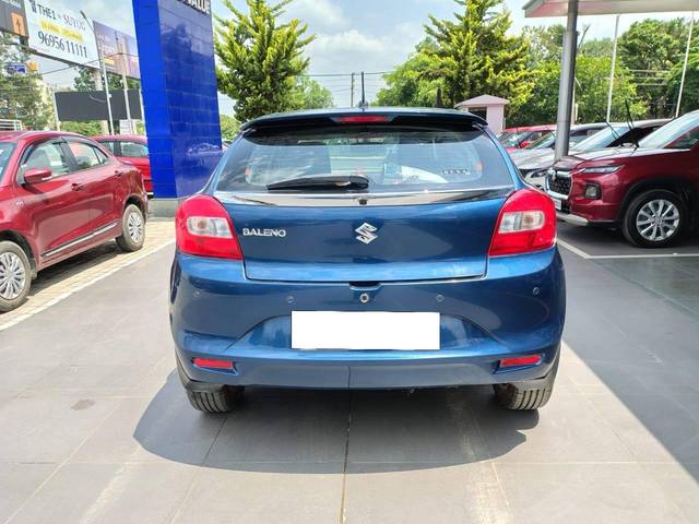 https://images10.gaadi.com/usedcar_image/4609293/original/processed_74cc8fd38fdd2b143967f307ebbda34a.jpg?imwidth=6402