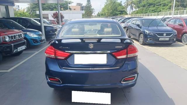 https://images10.gaadi.com/usedcar_image/4609296/original/processed_a7d3ca178b3cfd40c0a2a8bb4de602a5.jpg?imwidth=6401