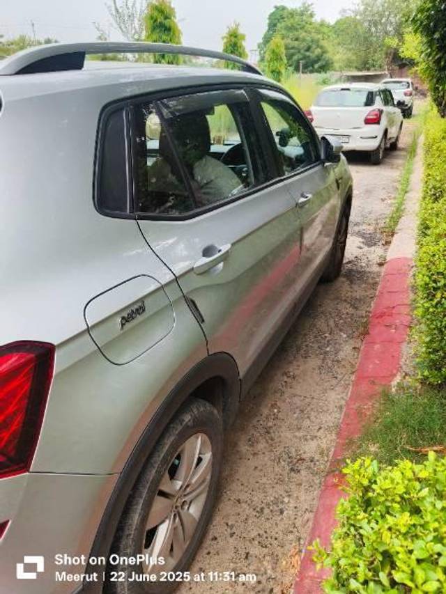 https://images10.gaadi.com/usedcar_image/4609304/original/processed_31882e9f-7815-486c-8c9f-1b30576c36ee.jpg?imwidth=6401