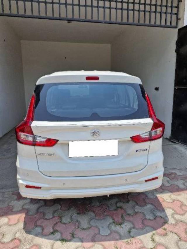 https://images10.gaadi.com/usedcar_image/4609306/original/processed_a286e04d-ce4a-4ad9-bce6-68cad1dcd777.jpg?imwidth=6401