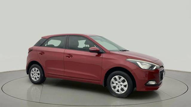 https://images10.gaadi.com/usedcar_image/4609314/original/8ab8953bbbf59b229ace6045a674b4cb.jpg?imwidth=6400