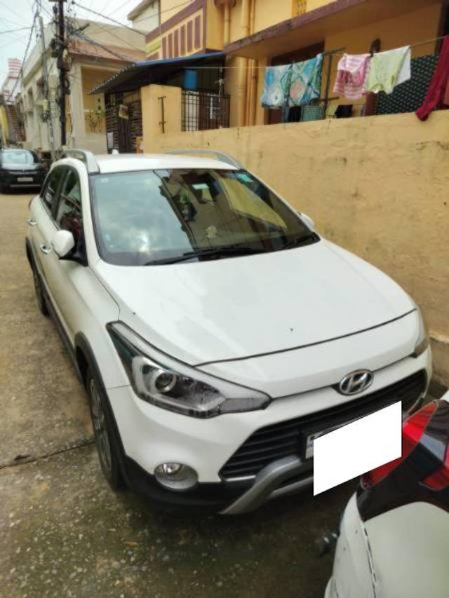 https://images10.gaadi.com/usedcar_image/4609375/original/processed_e310c488-c308-4b6d-9dee-285792c31234.jpg?imwidth=6400