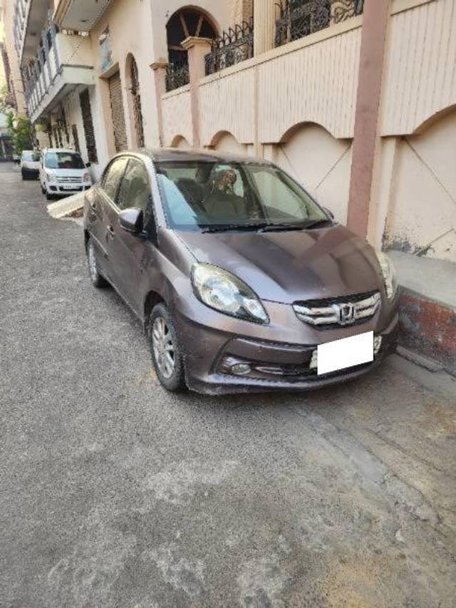 https://images10.gaadi.com/usedcar_image/4609376/original/processed_e37bf434-1934-4bb2-9582-afe9a77263e2.jpg?imwidth=6400
