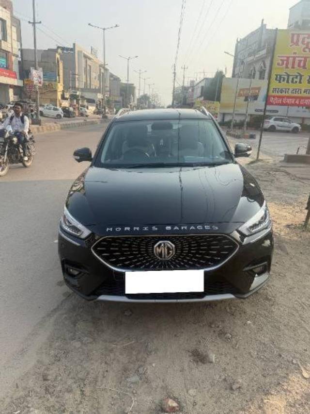https://images10.gaadi.com/usedcar_image/4609386/original/processed_b0b21e56-c7d9-4914-b347-a1877aa743c6.jpg?imwidth=6400