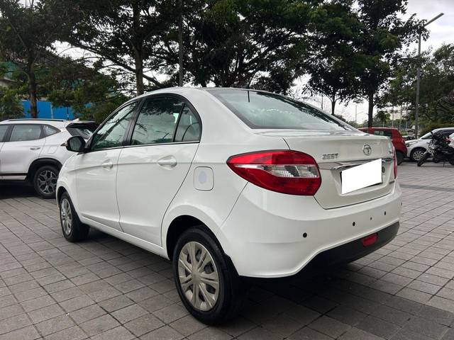 https://images10.gaadi.com/usedcar_image/4609404/original/processed_5e44a46057a23c49d3fe383ca28c8bd3.jpg?imwidth=6402