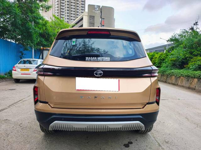 https://images10.gaadi.com/usedcar_image/4609407/original/processed_a4fa13d3b8958c7dac17bd28f35ac193.jpg?imwidth=6401