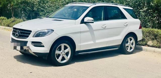 https://images10.gaadi.com/usedcar_image/4609423/original/a350dab6f33eb2b1783eada6a64f14ac.jpg?imwidth=6400