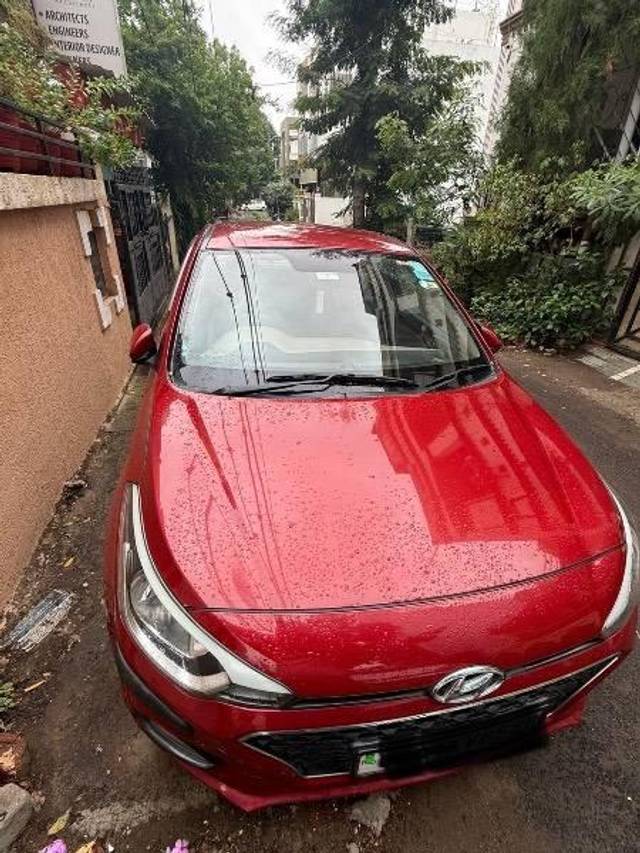 https://images10.gaadi.com/usedcar_image/4609429/original/processed_2f9a2a0f-3323-450e-9285-bf9e1d0dadde.jpeg?imwidth=6401