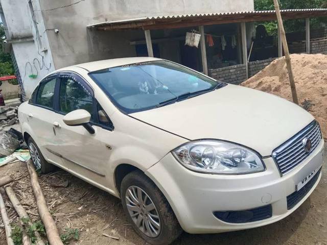 https://images10.gaadi.com/usedcar_image/4609434/original/processed_97051f2e-e090-4230-913d-dcb7dfa81ba6.jpg?imwidth=6400