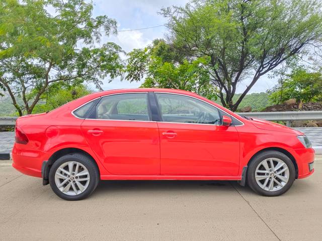 https://images10.gaadi.com/usedcar_image/4609439/original/8e5a445cb288729dee9c7b51b9d30615.jpg?imwidth=6401