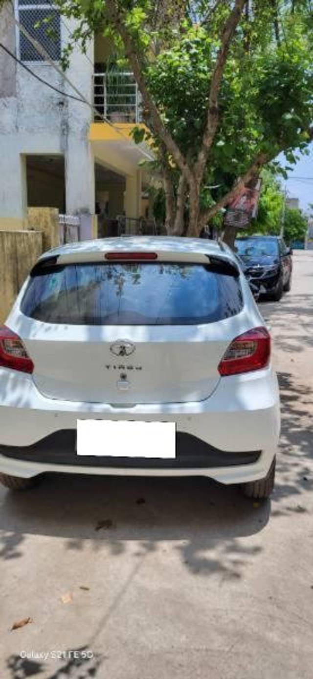 https://images10.gaadi.com/usedcar_image/4609470/original/processed_09ad5a5e-cbfc-40c1-ba30-270d45f11d2f.jpg?imwidth=6402