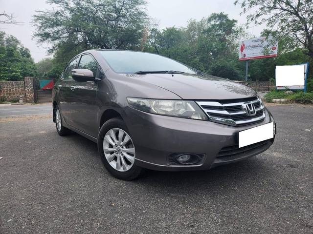https://images10.gaadi.com/usedcar_image/4609498/original/processed_821b4a89c78a876815ebf739f6c1920a.jpg?imwidth=6400