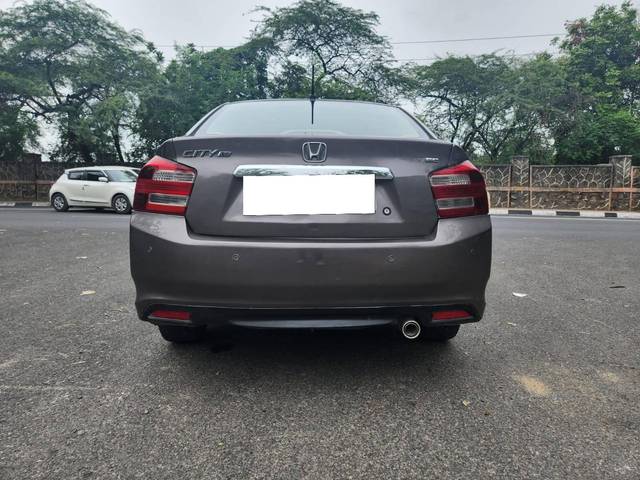 https://images10.gaadi.com/usedcar_image/4609498/original/processed_b7a1b367568860215106f39915ced6ad.jpg?imwidth=6402