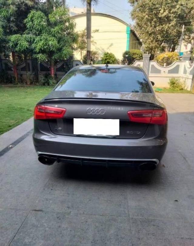 https://images10.gaadi.com/usedcar_image/4609511/original/processed_75561f4d-80c2-40f6-b3f5-005e7ebf6a36.jpeg?imwidth=6401
