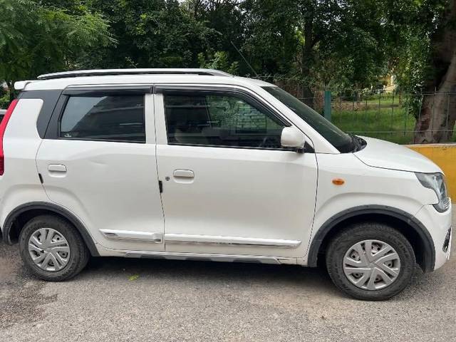 https://images10.gaadi.com/usedcar_image/4609567/original/processed_707726de-751c-4d0a-9f54-572392bf8130.jpeg?imwidth=6401