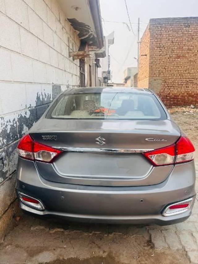 https://images10.gaadi.com/usedcar_image/4609572/original/processed_bfb135e4-b344-402f-a007-da4bbcdd613b.jpg?imwidth=6401