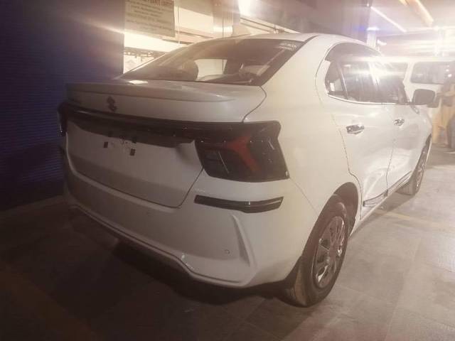 https://images10.gaadi.com/usedcar_image/4609576/original/processed_bf1c1684-ec9e-411e-82a8-d726d50b5800.jpeg?imwidth=6402