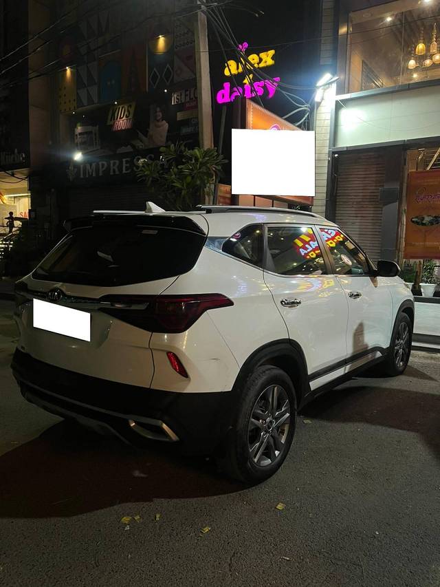 https://images10.gaadi.com/usedcar_image/4609577/original/processed_eae681d8b3a51fd467a3b3cba3771efe.jpg?imwidth=6402