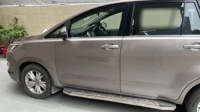 https://images10.gaadi.com/usedcar_image/4609586/original/processed_c9515a55-da81-422e-9692-82d12ed33490.jpg?imwidth=6401