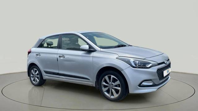 https://images10.gaadi.com/usedcar_image/4609630/original/c8c573bec571c02879646ea961589ab0.jpg?imwidth=6400