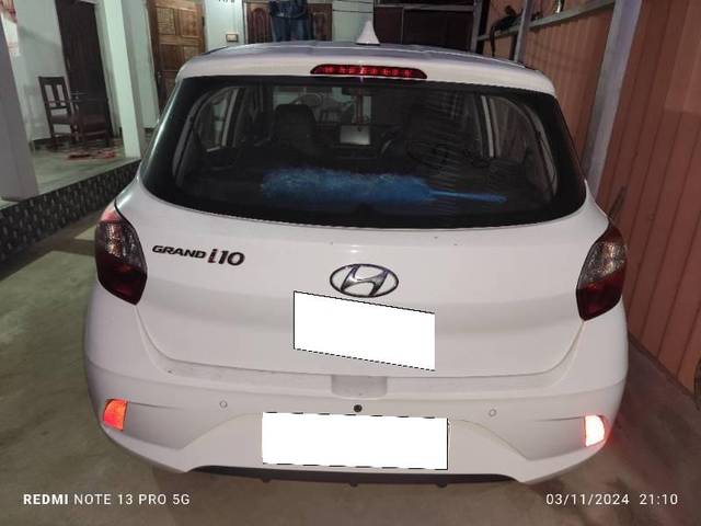 https://images10.gaadi.com/usedcar_image/4609632/original/processed_85904cc3-9bac-4946-9cdd-9c29a7381f96.jpg?imwidth=6401