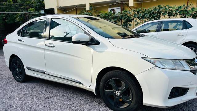 https://images10.gaadi.com/usedcar_image/4609663/original/b18a27043036ac47996fa8ee98501e3d.jpg?imwidth=6400