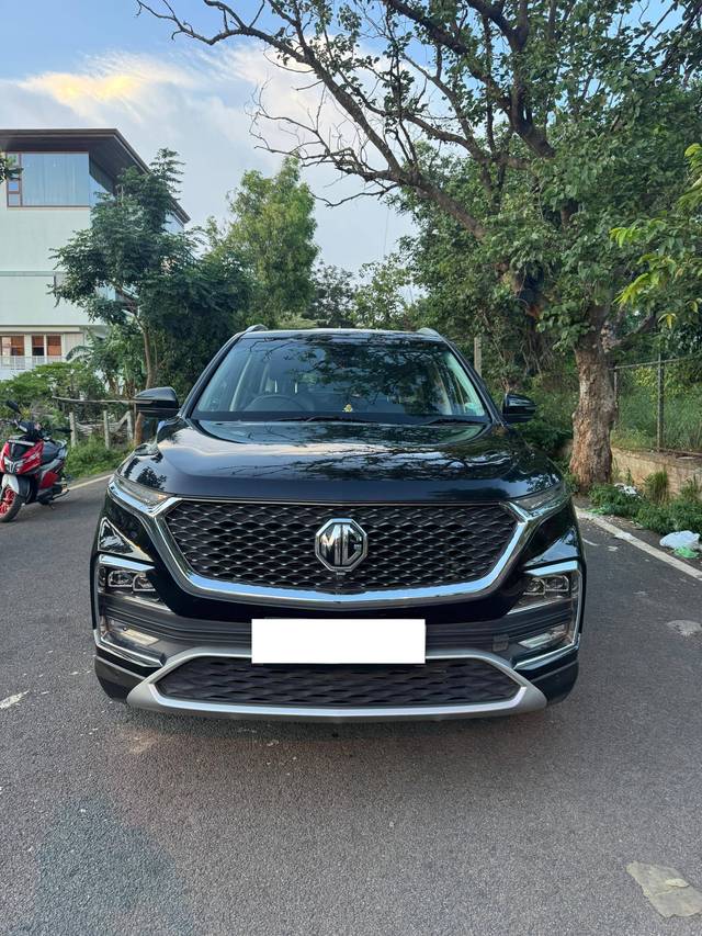 https://images10.gaadi.com/usedcar_image/4609675/original/processed_fd7501bf64a20e90147ed1b2e108b854.jpg?imwidth=6402