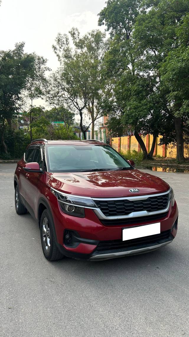 https://images10.gaadi.com/usedcar_image/4609679/original/processed_4344fc2a15048ac0feee0168fe6bb452.jpg?imwidth=6400