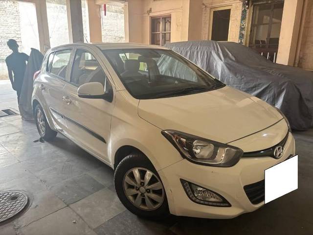 https://images10.gaadi.com/usedcar_image/4609683/original/processed_5cb155be-d22a-4cf5-99bc-97849b9f17e8.jpeg?imwidth=6400