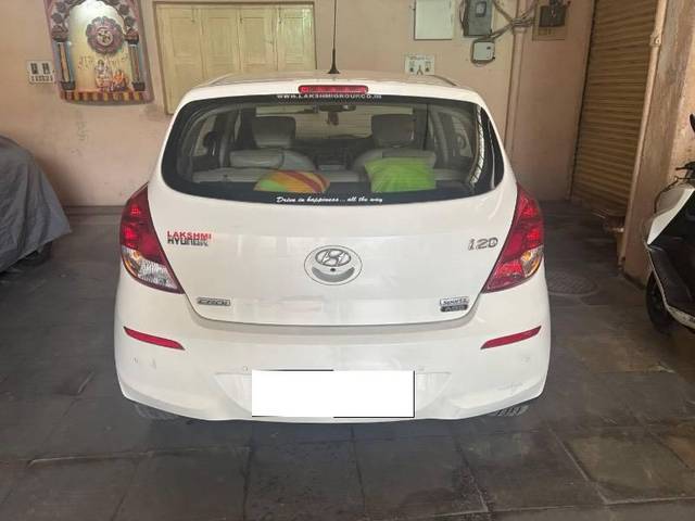 https://images10.gaadi.com/usedcar_image/4609683/original/processed_9ef3bb83-c93b-4b8a-a7bd-247e92867774.jpeg?imwidth=6401