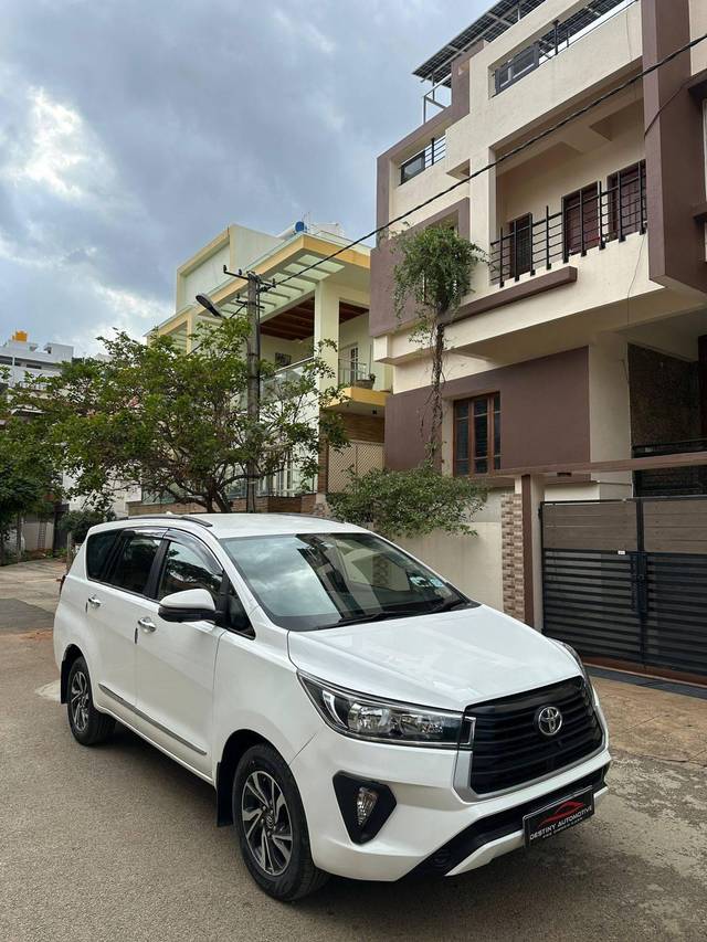 https://images10.gaadi.com/usedcar_image/4609687/original/processed_a296987c-0f0d-41f2-8095-0a0f2bc5f22a.jpg?imwidth=6400