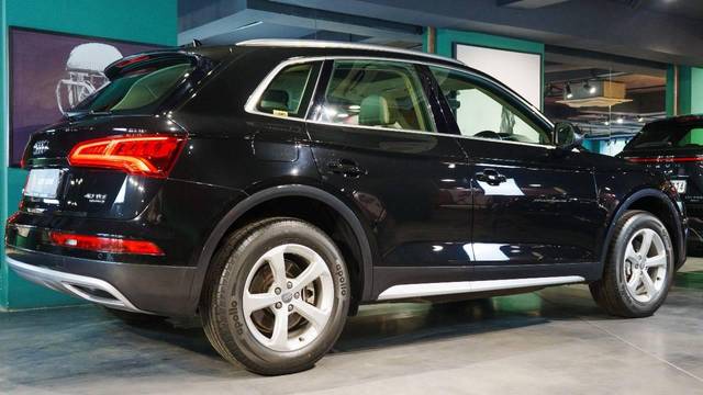 https://images10.gaadi.com/usedcar_image/4609692/original/processed_abb8c83598b92f96c3755b2ae9989719.jpeg?imwidth=6402