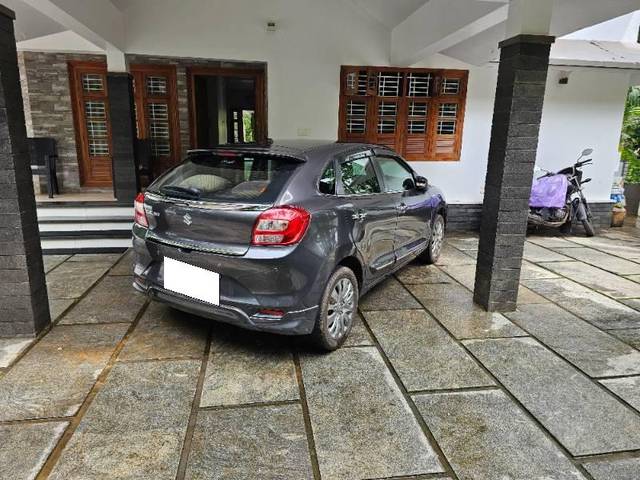 https://images10.gaadi.com/usedcar_image/4609696/original/processed_5a1aa8bb-29e9-4090-90a4-a1d83af6792b.jpg?imwidth=6401