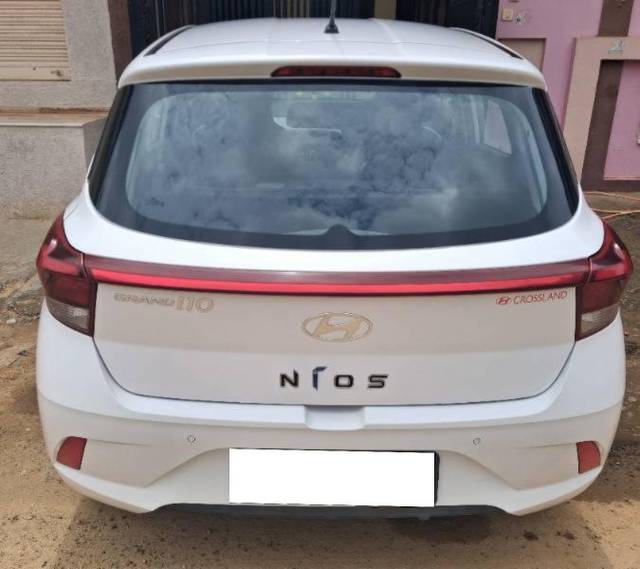 https://images10.gaadi.com/usedcar_image/4609698/original/processed_30192e69-6efc-48f2-a2c4-54663e67688b.jpg?imwidth=6401