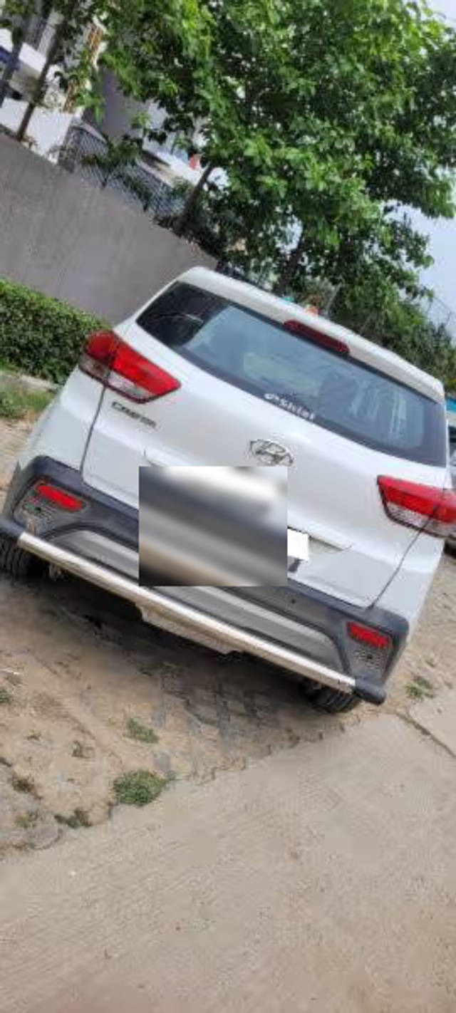 https://images10.gaadi.com/usedcar_image/4609716/original/7b5714f5-da1f-4447-b2a8-cbb749d590bd.png?imwidth=6400