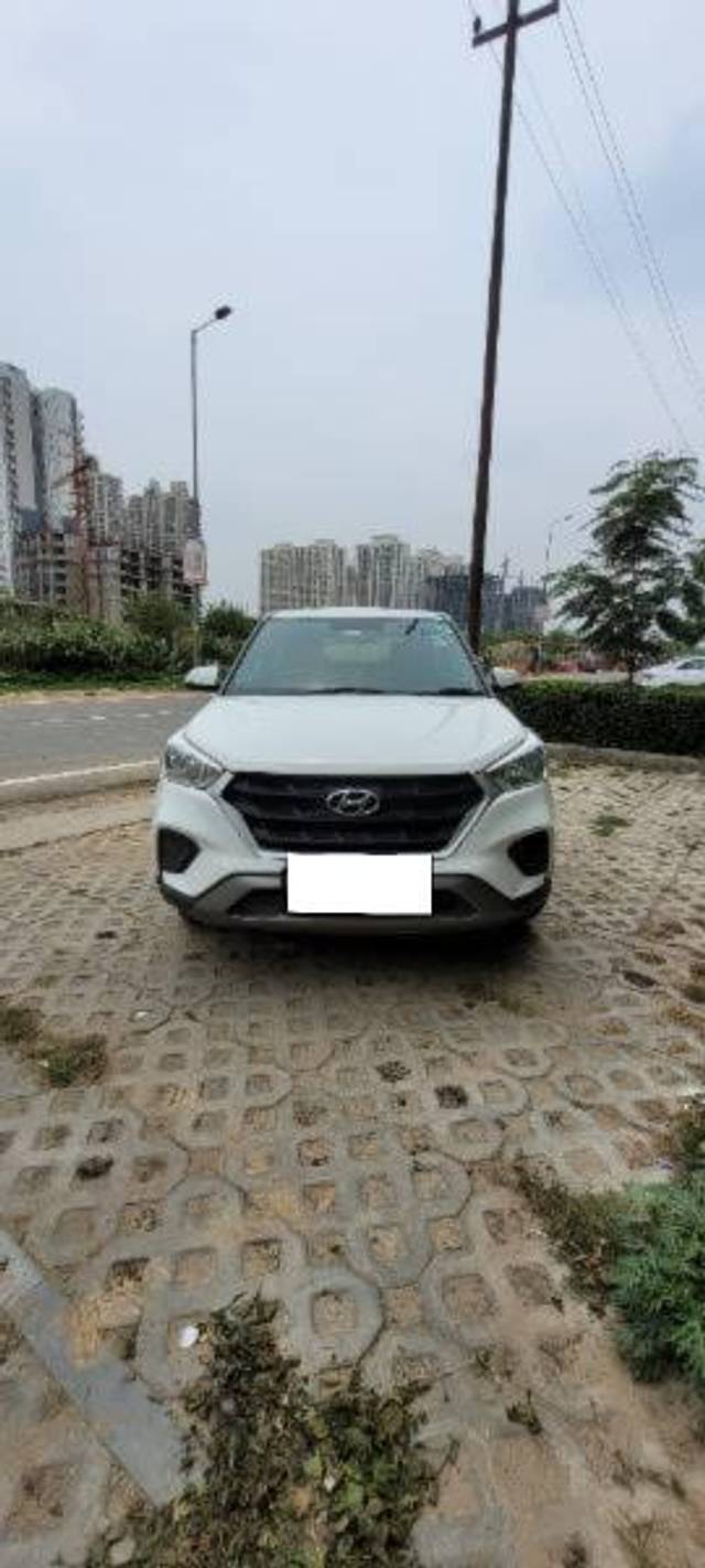 https://images10.gaadi.com/usedcar_image/4609716/original/processed_d34678fa-009f-478b-b298-bdc8a0e98ed8.jpg?imwidth=6402