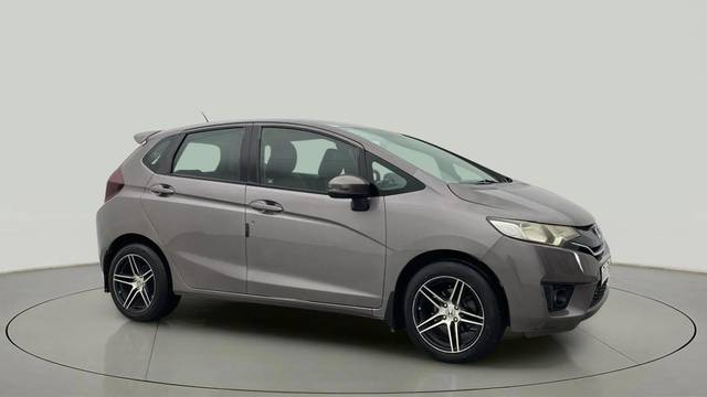https://images10.gaadi.com/usedcar_image/4609764/original/1045fb5af3d93723dd571ffc828d5e15.jpg?imwidth=6400