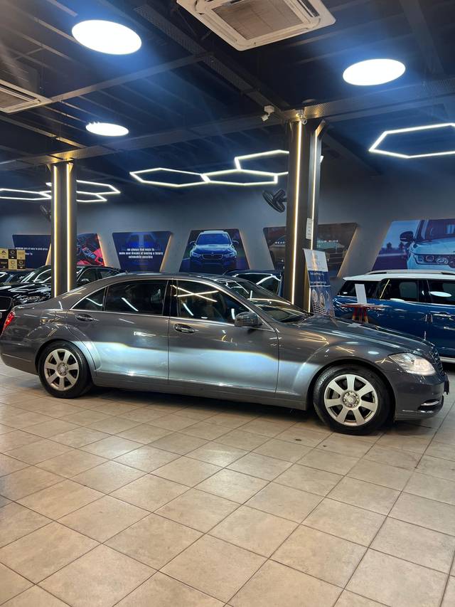 https://images10.gaadi.com/usedcar_image/4609774/original/processed_3cfc108a404440a6b06d8fca439ad9ce.jpg?imwidth=6401
