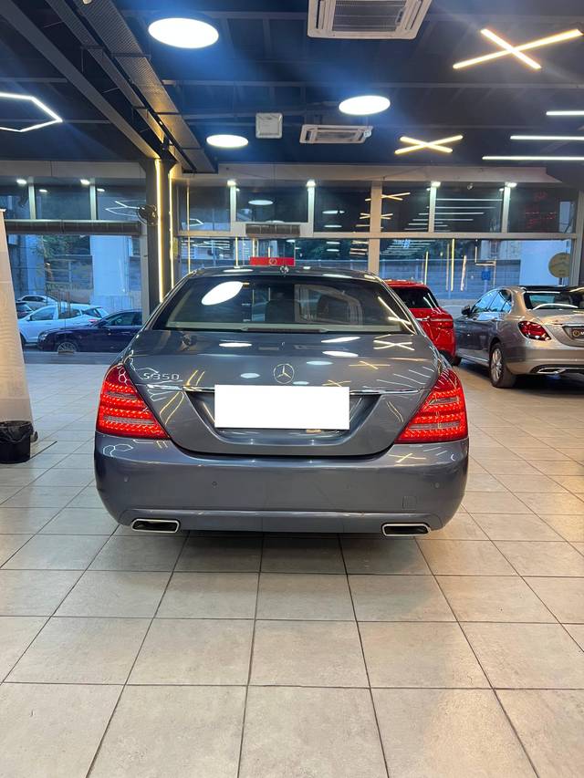 https://images10.gaadi.com/usedcar_image/4609774/original/processed_d588f85feb5dc94f14e41c30832bde76.jpg?imwidth=6402