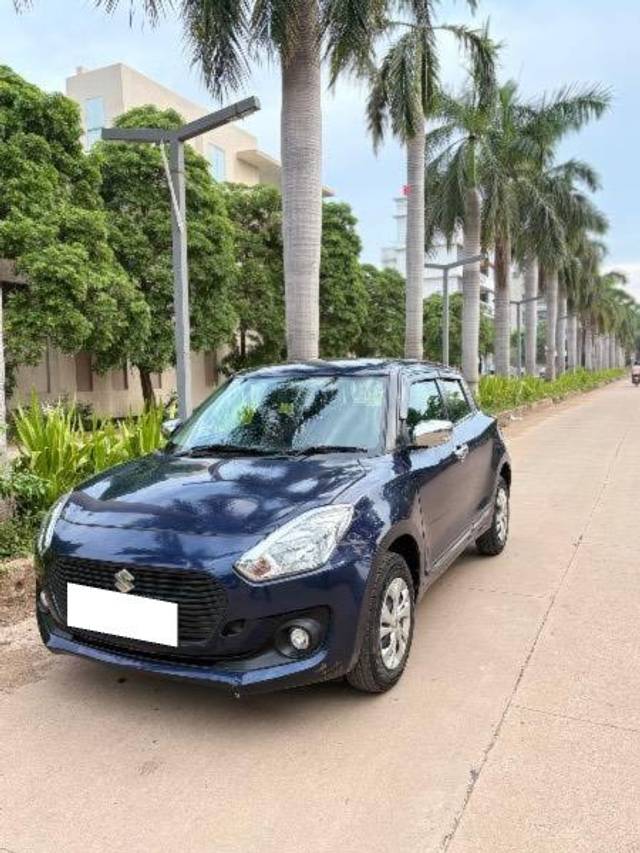 https://images10.gaadi.com/usedcar_image/4609776/original/processed_6cc9b253-eebc-4f14-8c62-32ba4c60b2d8.jpeg?imwidth=6402