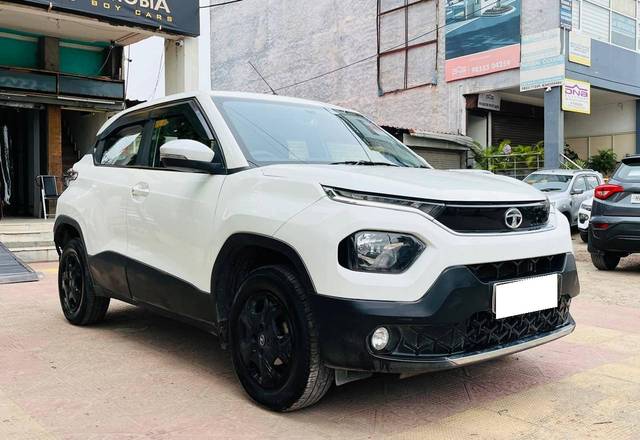 https://images10.gaadi.com/usedcar_image/4609783/original/processed_0fbe4c7f15a2ece3c331d0908c8d8f28.jpg?imwidth=6400