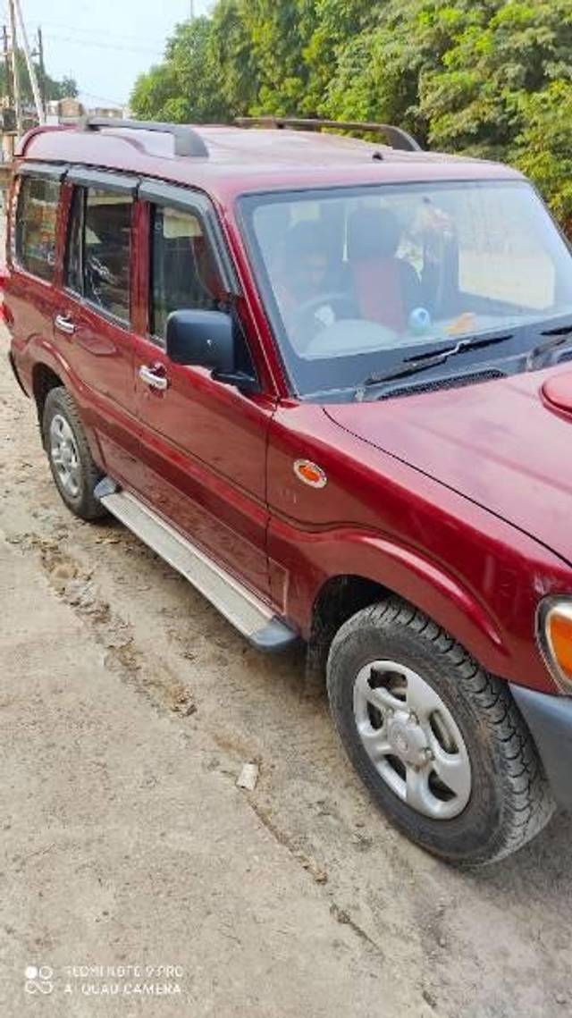 https://images10.gaadi.com/usedcar_image/4609793/original/processed_89342381-eee4-4a7e-b6c8-96fd7e400457.jpg?imwidth=6400
