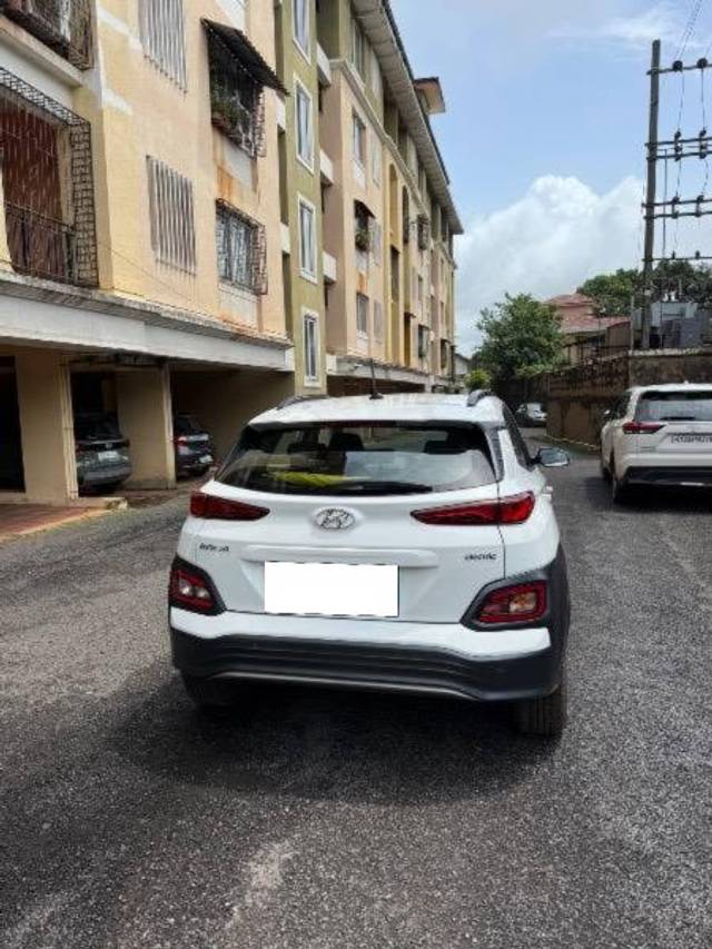 https://images10.gaadi.com/usedcar_image/4609871/original/processed_ad774e79-bbe9-480e-b8d6-a17a04881893.jpeg?imwidth=6401