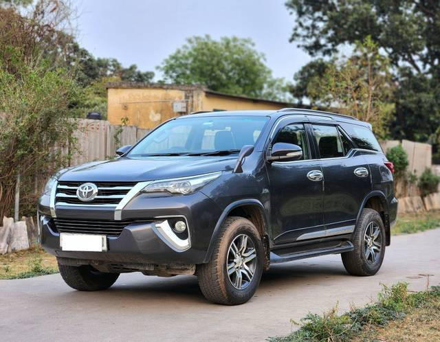 https://images10.gaadi.com/usedcar_image/4609872/original/processed_5ef4a1069a9cfc71f891e6ea72f5b2dc.jpg?imwidth=6401
