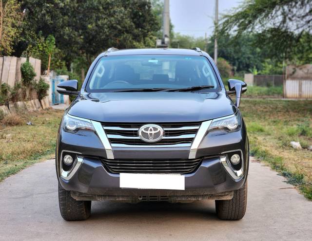 https://images10.gaadi.com/usedcar_image/4609872/original/processed_8bac2def43137ad8cb0f8f19c9b84403.jpg?imwidth=6400