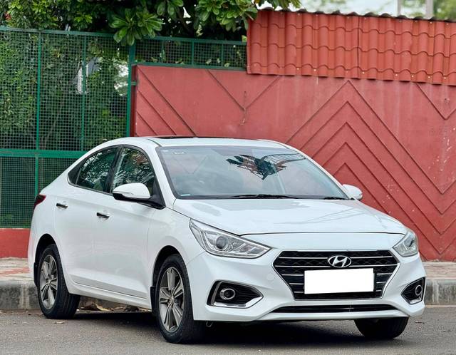 https://images10.gaadi.com/usedcar_image/4609884/original/processed_fa71b4a1b54853653a0531e1f3e13792.jpg?imwidth=6400