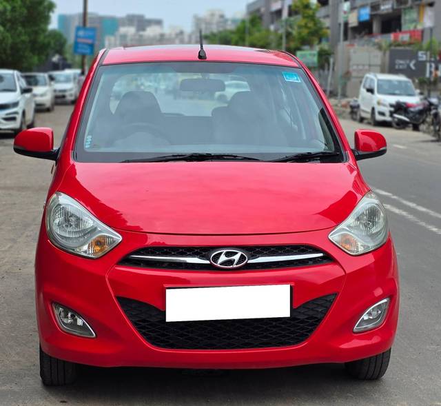 https://images10.gaadi.com/usedcar_image/4609890/original/processed_0bb9b089227c0dc7da663c15b9a7cd2d.jpg?imwidth=6402