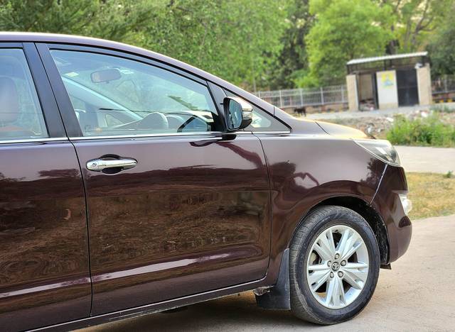 https://images10.gaadi.com/usedcar_image/4609894/original/processed_2cb0eacd73f7f7cb252bf82137b12ed5.jpg?imwidth=6401