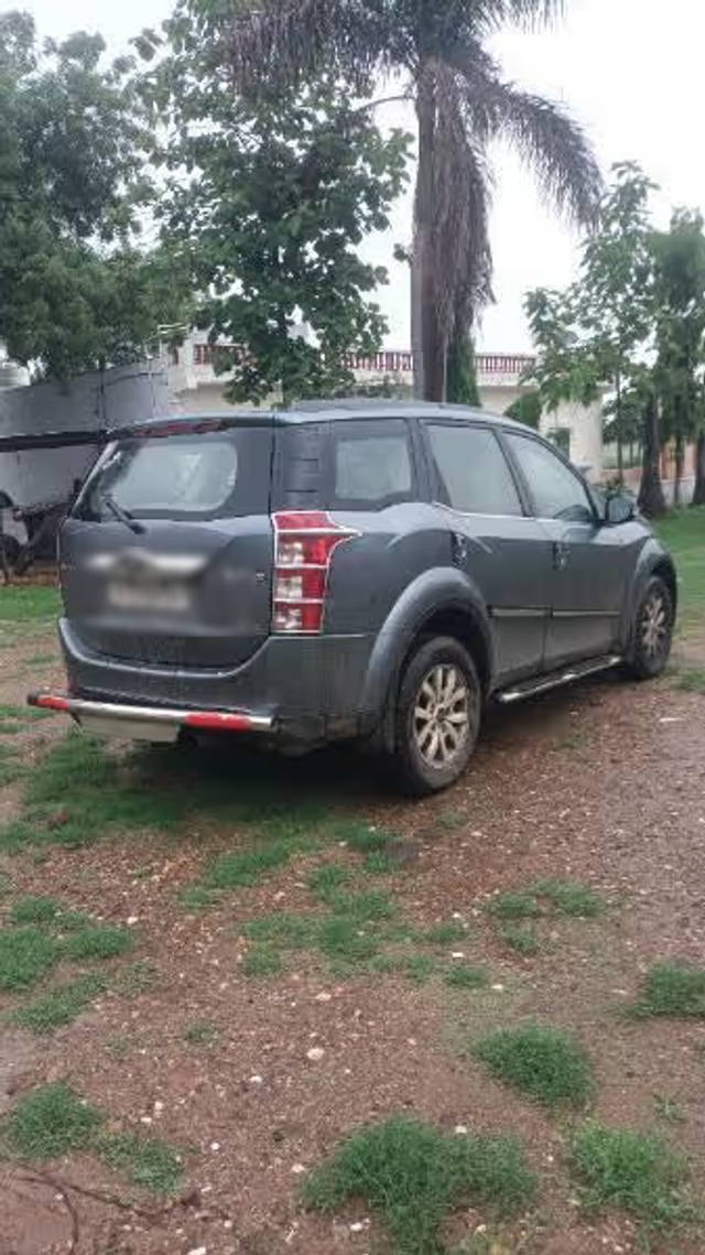 https://images10.gaadi.com/usedcar_image/4609897/original/334140cf-0038-4791-a2b7-b815b41237fb.png?imwidth=6402