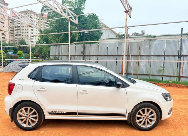 https://images10.gaadi.com/usedcar_image/4609950/original/processed_d2c4dd840356123d36e28c5fddfc7785.jpg?imwidth=6401
